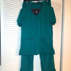 Koi scrubs, Hunter green. Size medium.